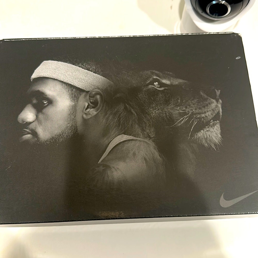 Kenton 8 never worn toddler shoes